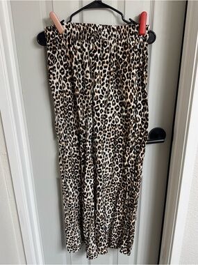 Silky 🐆 Pants - Medium - Lolly’s Laundry